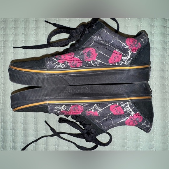 Vans Old Skool Black Spider Roses size 4 mens 5.5 women’s sneakersVGUC worn once - Picture 8 of 9